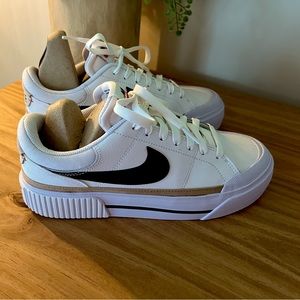 Nike Women’s Court Legacy Lift